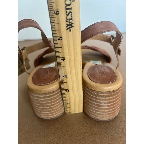 NWT BORN Shonie Brown Soft Leather Block Heel Buckle Ankle Comfort Sandals Sz 10 - Picture 14 of 14